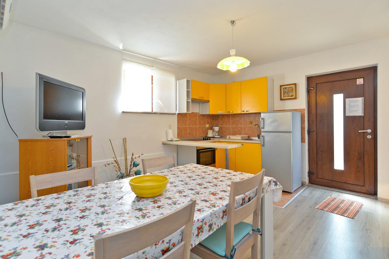 Chiara 877 Apartmán